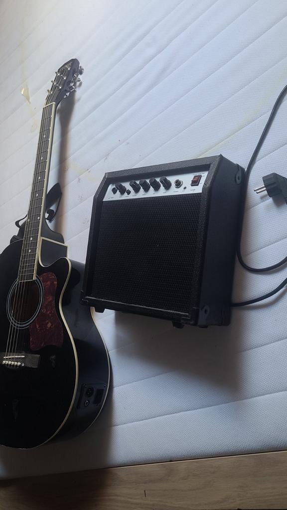 Akoestische gitaar, Enlèvement, Comme neuf, Guitare, 50 à 100 watts
