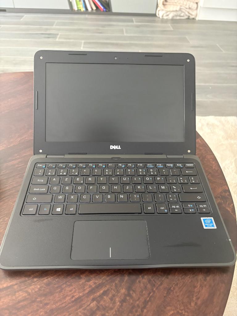 Dell laptop te koop, Computers en Software, Windows Laptops, Ophalen, Zo goed als nieuw, Azerty, SSD