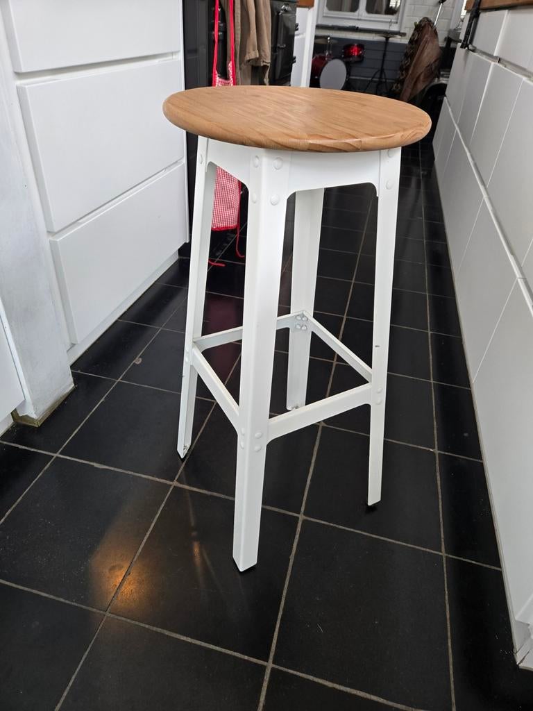 5 witte barkrukken, ijzer en hout, Ophalen, 5 krukken of meer, Met voetsteun, 60 tot 90 cm