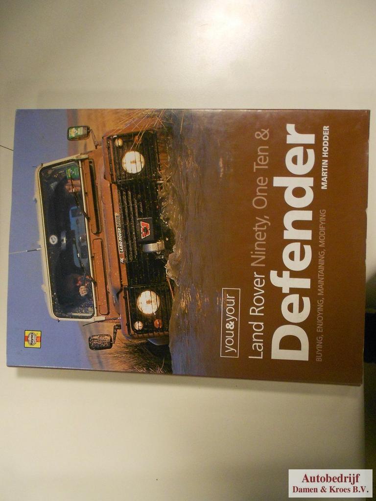 Land Rover Defender Boek U & Uw, Ophalen of Verzenden
