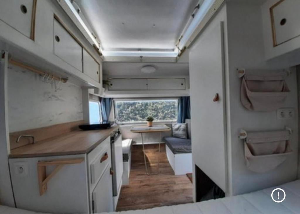 Vintige caravan, 5 à 6 mètres, Particulier, 500 - 750 kg, Réfrigérateur