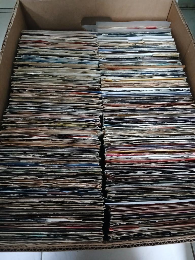Lot van 450 singles, Cd's en Dvd's, Ophalen of Verzenden