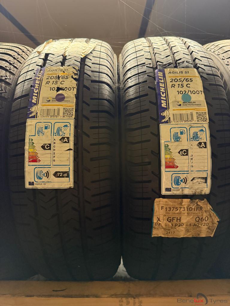 205/65R15c Michelin 205/65R15 205/65/15 205/65 R15 2056515, Autos : Pièces & Accessoires, Pneus & Jantes, Pneu(s), Pneus été, 15 pouces
