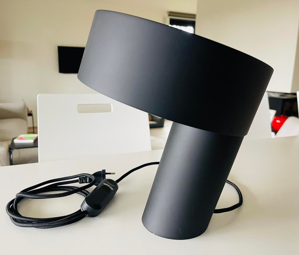 Nieuwe stijlvolle tafellamp/bureaulamp van HAY - Dimbaar, Huis en Inrichting, Ophalen, Nieuw