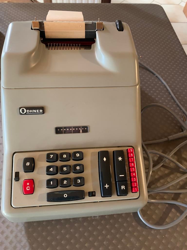 Retro. Rekenmachine met papierrol. Werkt nog, Antiek en Kunst, Ophalen