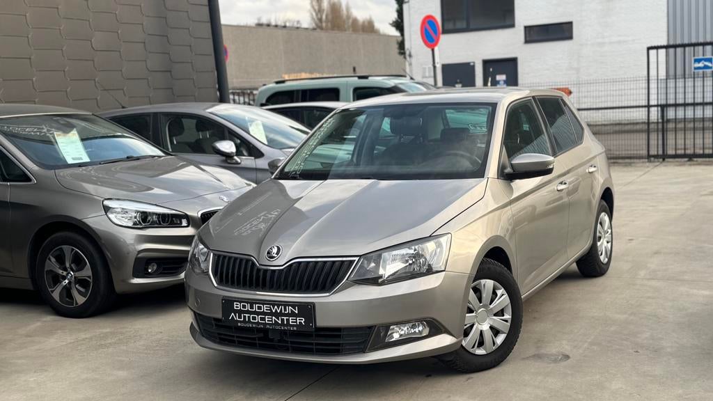Skoda Fabia 1.0Benzine 2015 110.xxxkm Topstaat Garantie, Voorwielaandrijving, Stof, Zwart, Handgeschakeld