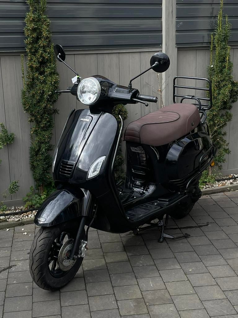 Scooter | A Klasse | Bj2020 | 7.760km | Led | Start en Rijdt