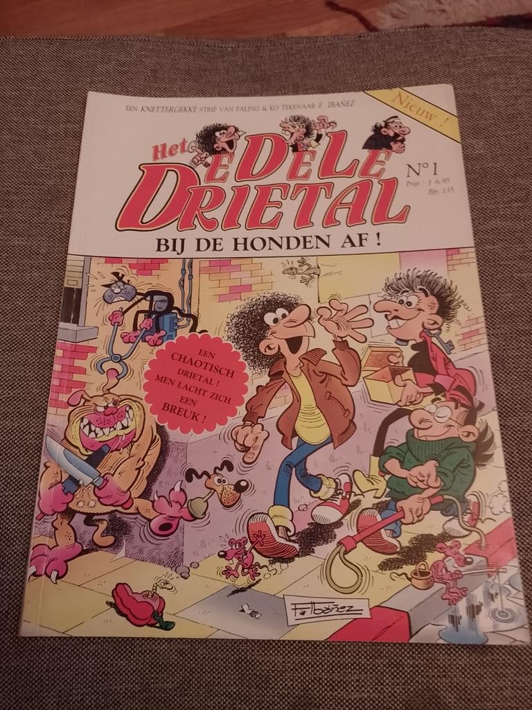 Het edele drietal bij de honden af, Enlèvement ou Envoi