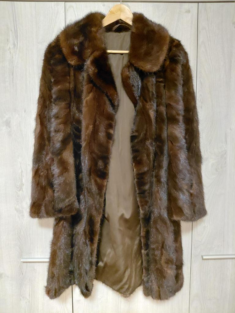 Prachtige vintage echte bontjas, Kleding | Dames, Jassen | Winter, Zo goed als nieuw, Maat 42/44 (L), Bruin, Ophalen of Verzenden