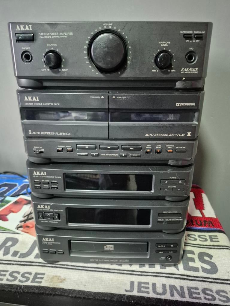 Chaîne hi-fi Akai. Sans baffles et à vérifier., Enlèvement, Akai