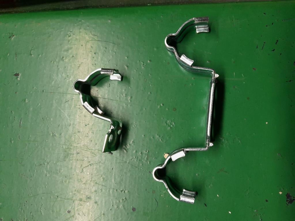 Attaches ,fixations pour tuyaux pex henco alpex, Bricolage & Construction, Comme neuf