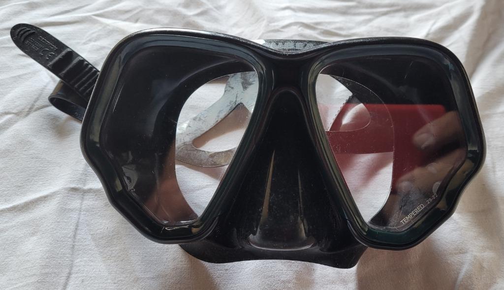 Masque de plongée ou snorkeling en très bon état., Sports nautiques & Bateaux, Plongée, Enlèvement ou Envoi, Comme neuf