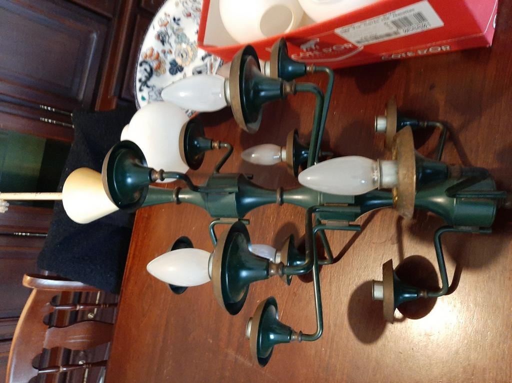 Retro groene hanglamp... met 10 lampekapjes in melkglas, Ophalen, Zo goed als nieuw