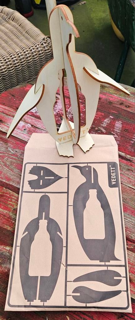 Kit pingouin en bois Vedett
Ce ping en bois, Enlèvement ou Envoi