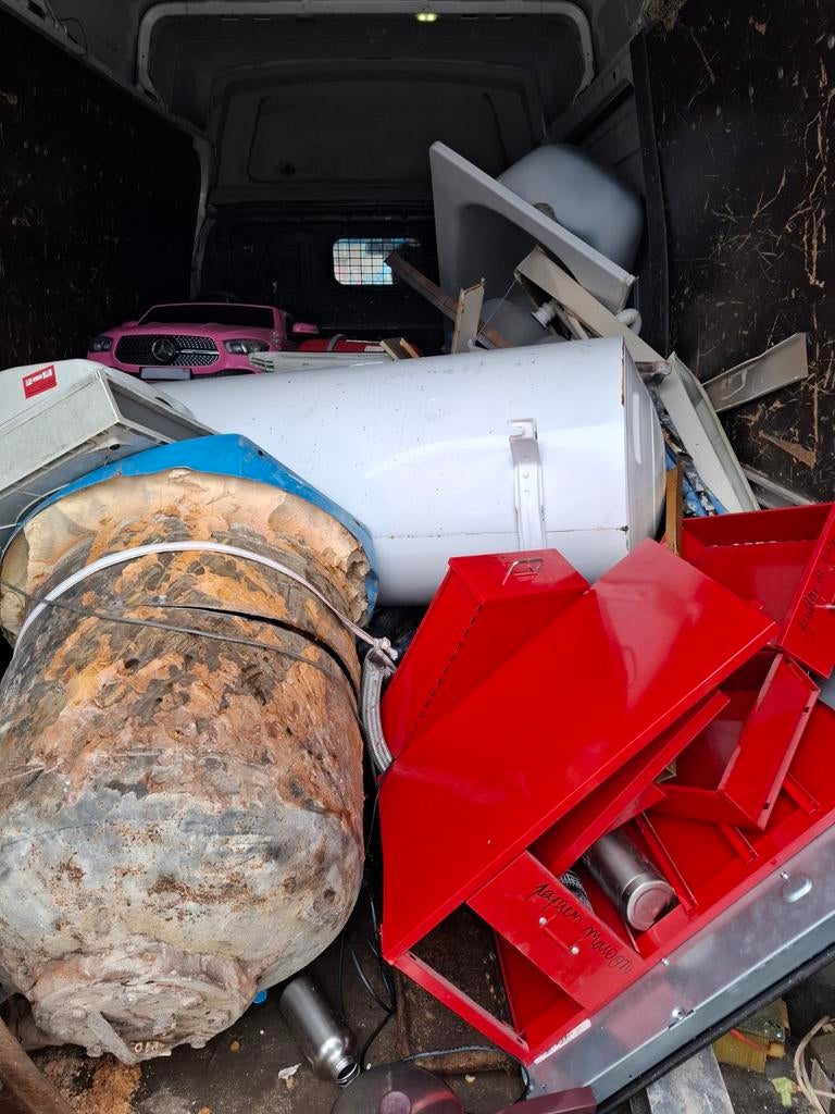 Bonjour je suis Ferrailleur GSM 0485 04 01 29, Maison & Meubles, Ameublement | Revêtements de sol, Enlèvement