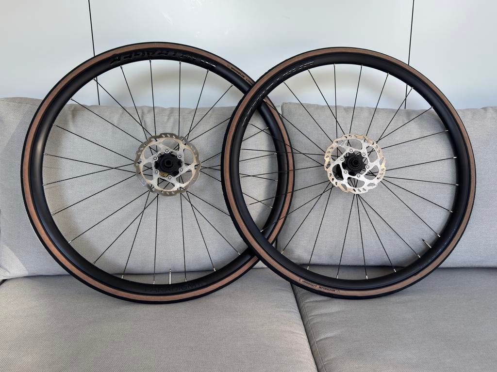 Set wielen Bontrager Paradigm SL met 2 nieuwe banden, Enlèvement