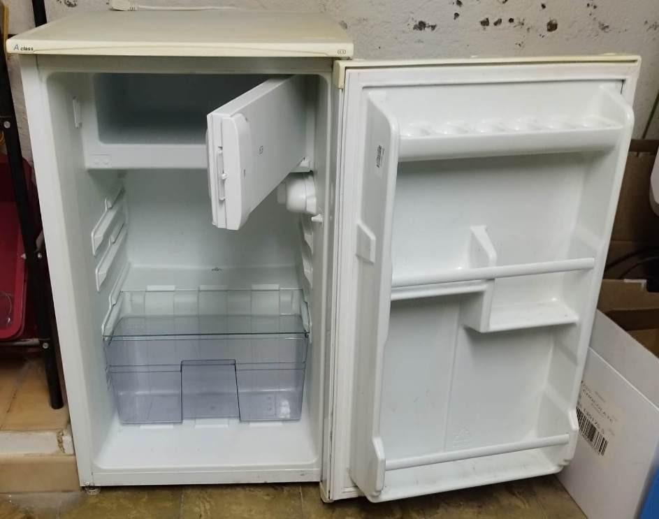 Koelkast klein model, Ophalen, Met vriesvak