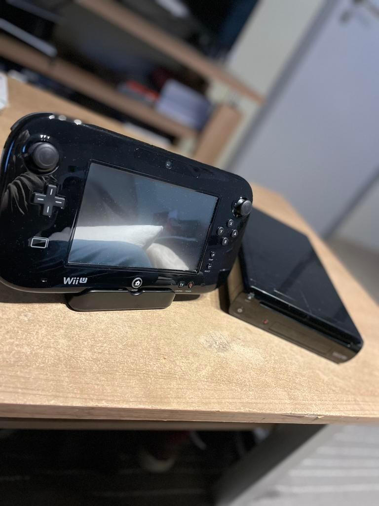 Wii U in prima staat met 2 spelletjes er bij, Games en Spelcomputers, Games | Nintendo Wii U, Avontuur en Actie, Gebruikt, Ophalen of Verzenden