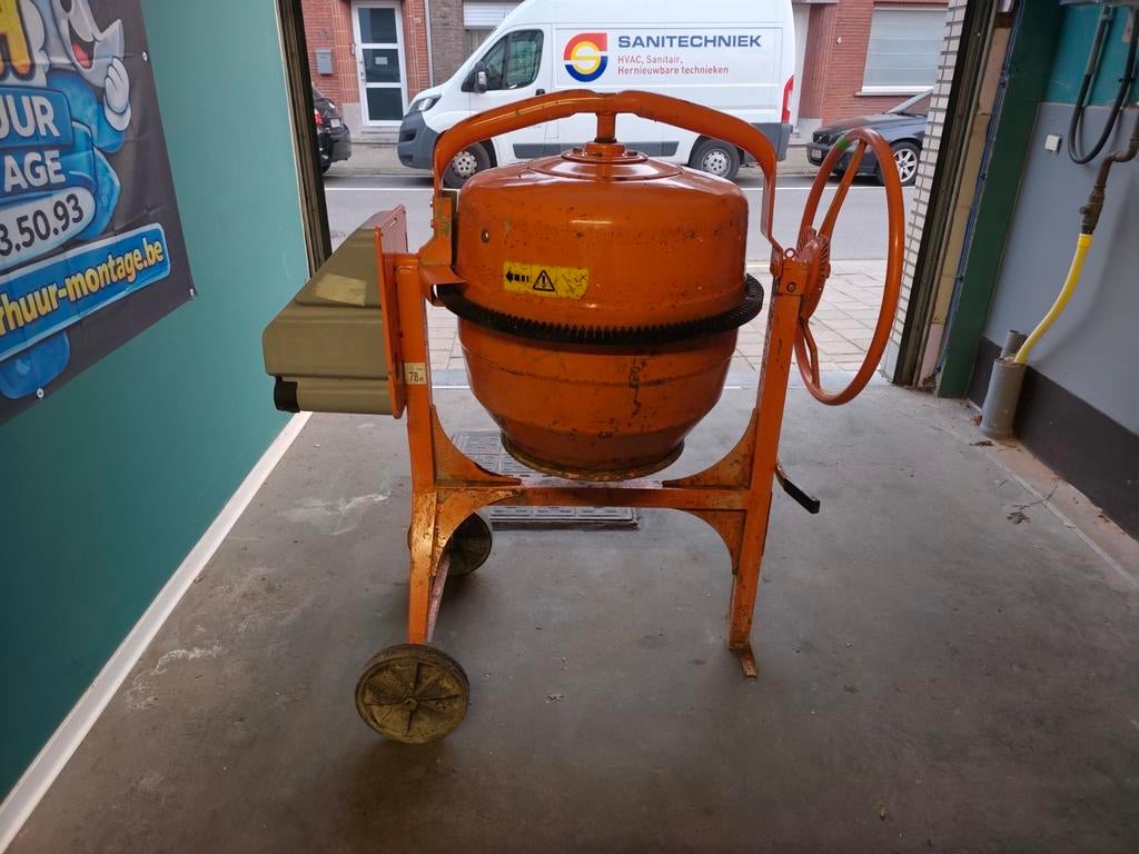 Verschillende betonmolens te koop, Ophalen