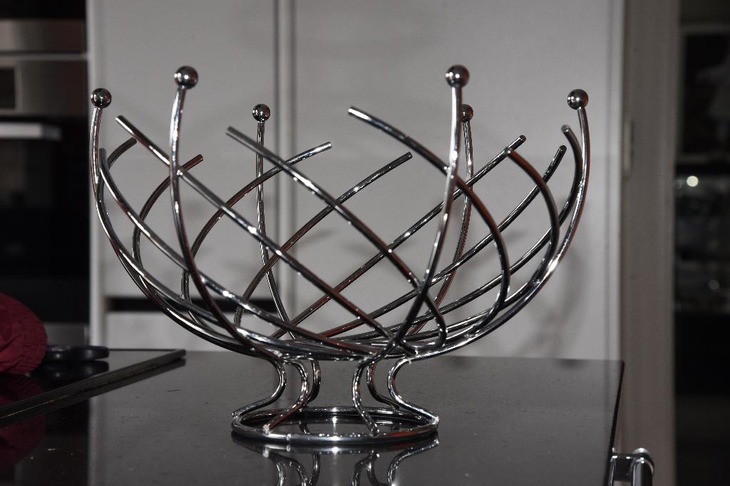 Heel mooie metalen (fruit)schaal. Zeer goede staat, Enlèvement ou Envoi, Rond, Comme neuf, Autres matériaux