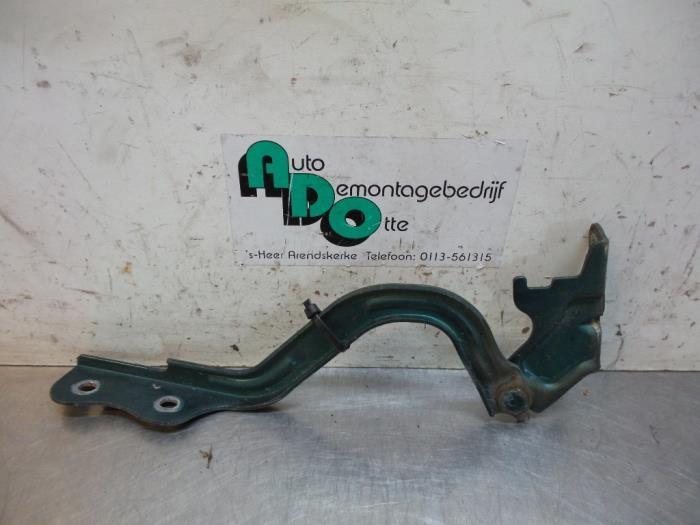 Charnière capot d'un Suzuki Swift (Swift 05-), -, 3 mois de garantie, Utilisé, -