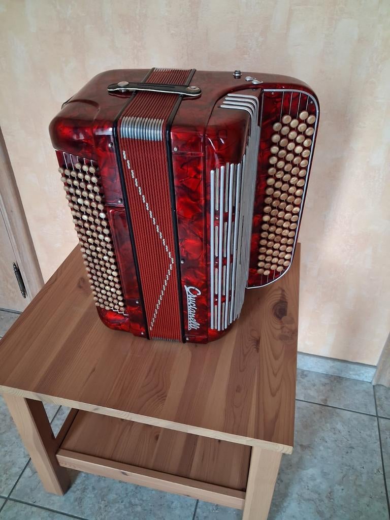 Accordeon Cruecanelli, Muziek en Instrumenten, Accordeons, Ophalen
