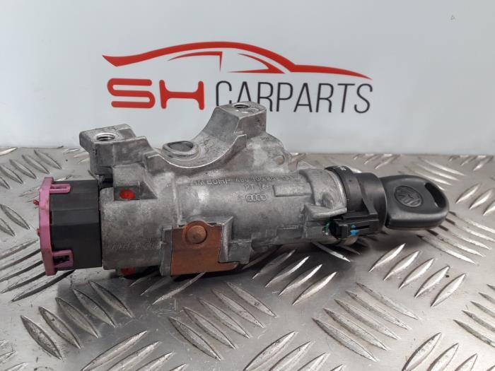 Serrure de contact + clé d'un Volkswagen Fox, Volkswagen, -, 3 mois de garantie, Utilisé