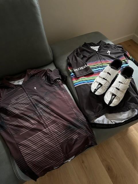 Specialized schoenen + vesten = OPHALEN KAN .., Fietsen en Brommers, Fietsaccessoires | Fietskleding, Ophalen, Zo goed als nieuw