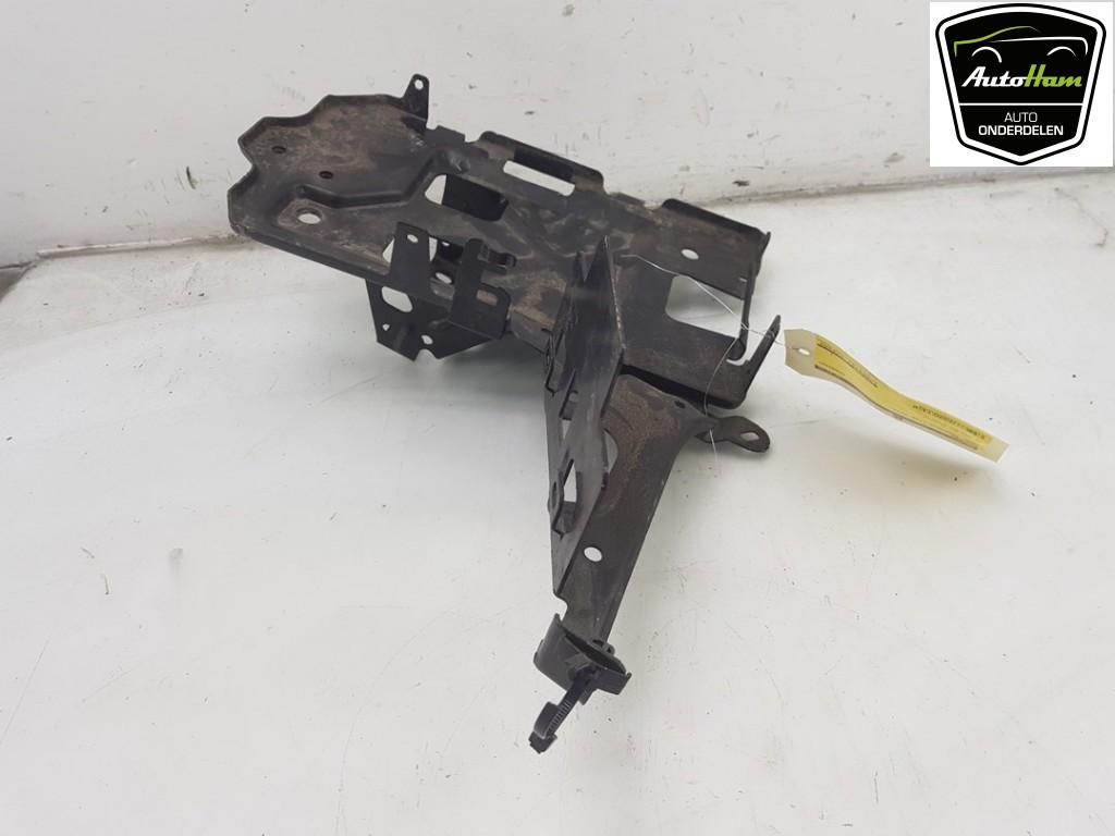 BAC A BATTERIE Insignia Sports Tourer (|84221668|84213689|), Utilisé, Opel