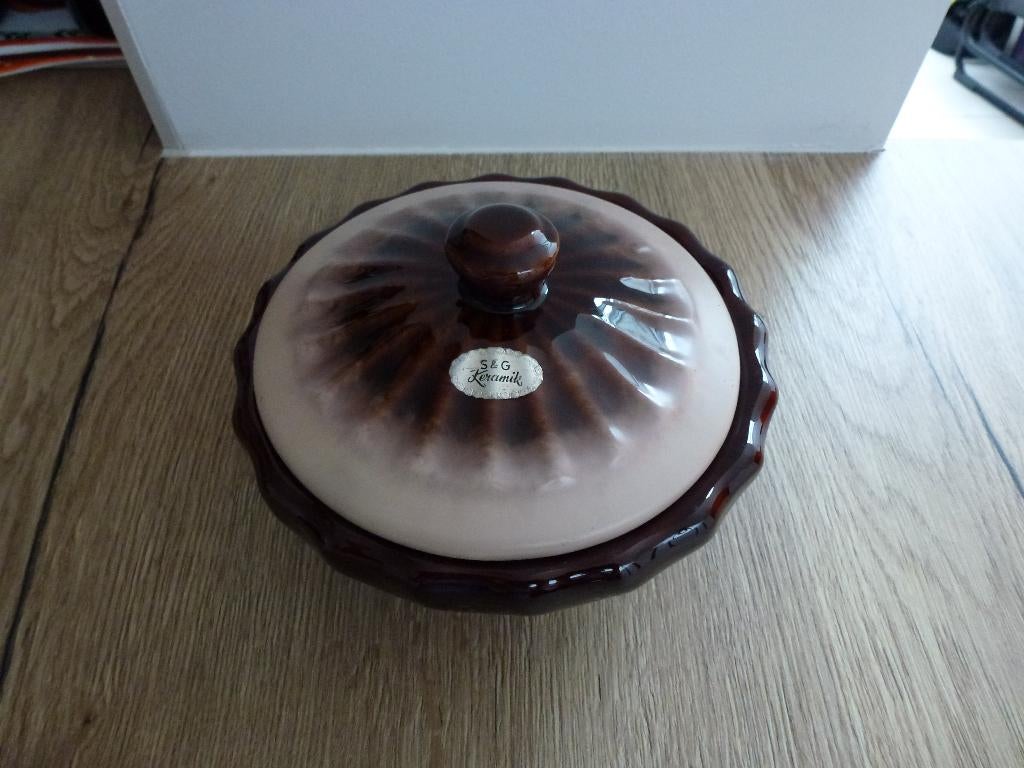 Ancienne bonbonnière art déco S & G Keramik, Antiquités & Art, Enlèvement ou Envoi