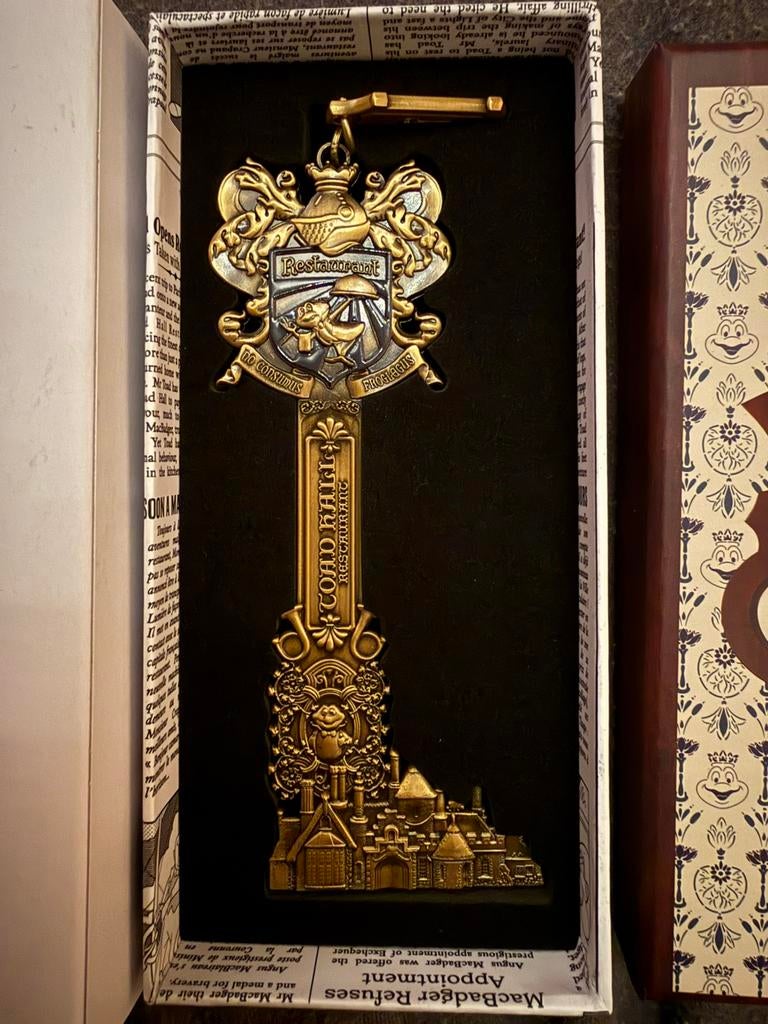 Limited edition key toad’s hall Disneyland Parijs, Verzamelen, Disney, Ophalen of Verzenden, Nieuw