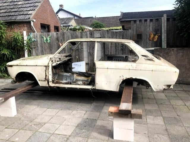 BMW 2002 Tii Touring 1972 carrosserie nue avec papiers., Enlèvement, Utilisé, BMW, Capot moteur