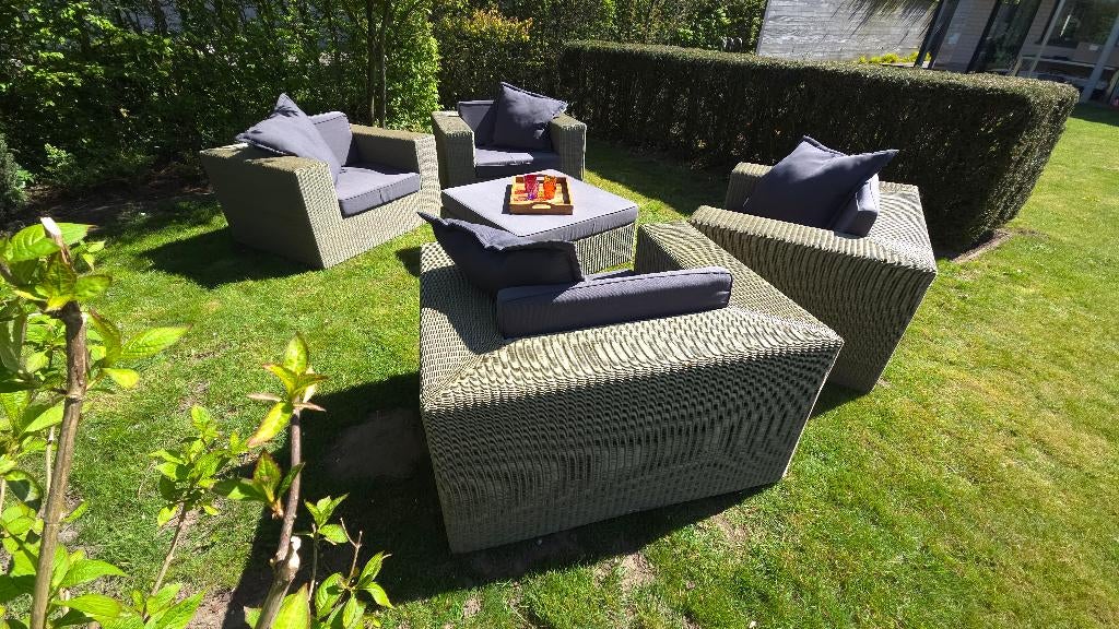 Ensemble de salon avec pouf et table, Jardin & Terrasse, Ensembles de jardin, Utilisé, Sets de jardin, Osier, 4 places, Banque