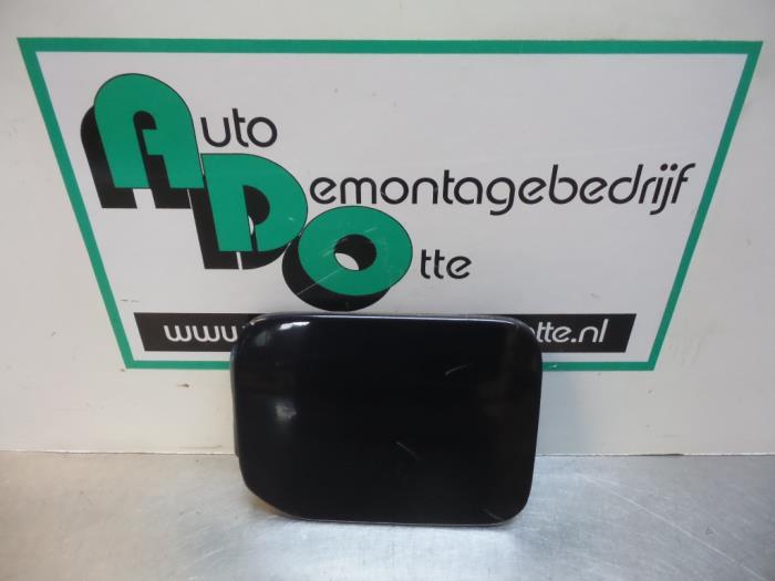 Clapet réservoir d'un Mitsubishi Space Wagon (Space Wagon 9, -, Utilisé, Mitsubishi, -