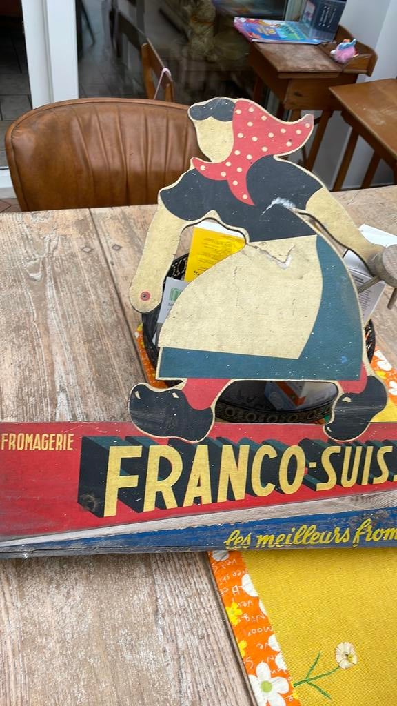 Heel oud kartonnen bord van kaas, Verzamelen, Automaten | Overige, Ophalen of Verzenden, Zo goed als nieuw