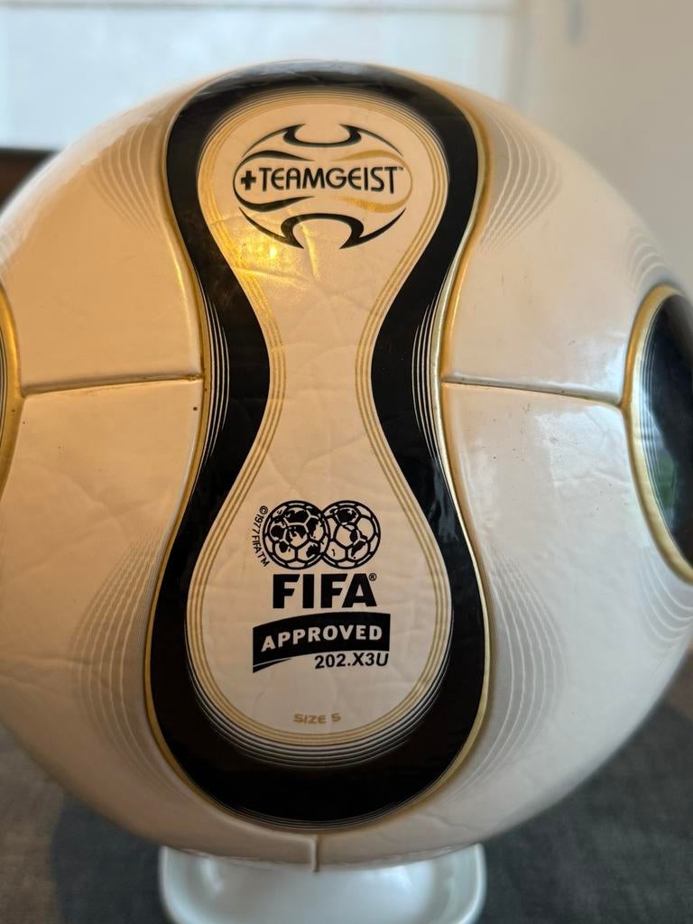 Adidas Teamgeist WK 2006 Official Match Ball, Sports & Fitness, Football, Enlèvement, Neuf, Ballon