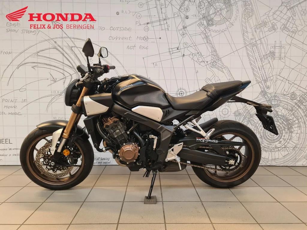 Honda CB650R E-Clutch (bj 2025) - foto 2