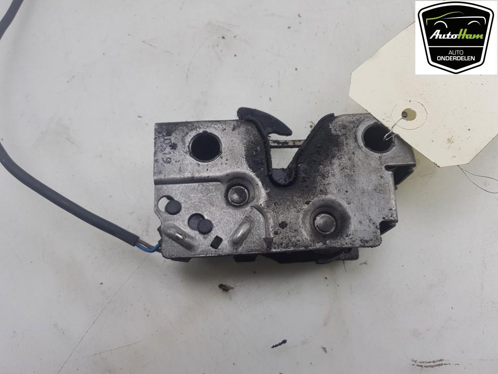 MOTORKAP SLOT Skoda Fabia III Combi (NJ5) (|6V0823509D|), Gebruikt, Skoda