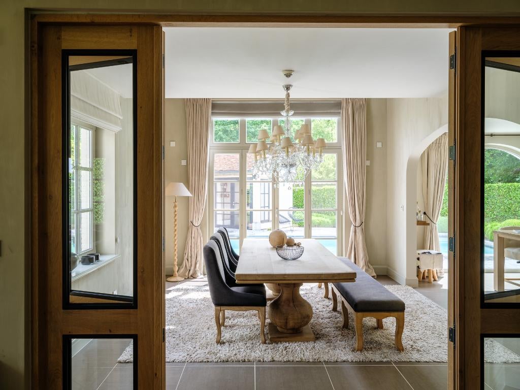 Prachtige landelijke eiken eettafel + zitbank + 3 stoelen., Huis en Inrichting, Tafels | Eettafels, Ophalen, Gebruikt, 100 tot 150 cm