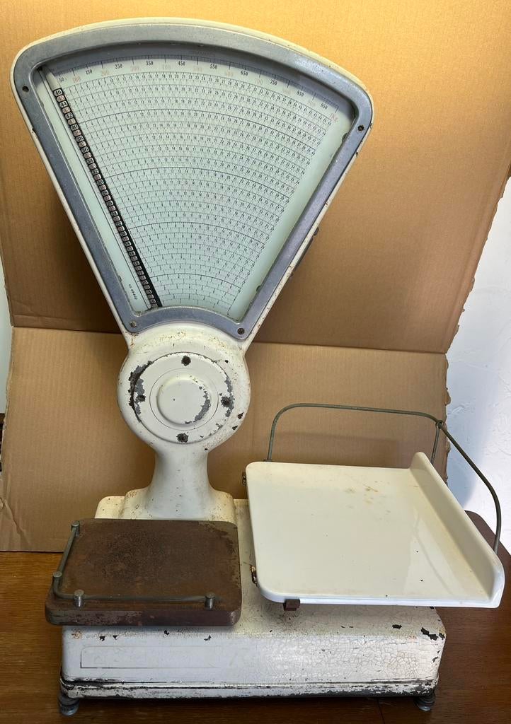 Antieke weegschaal, Ophalen