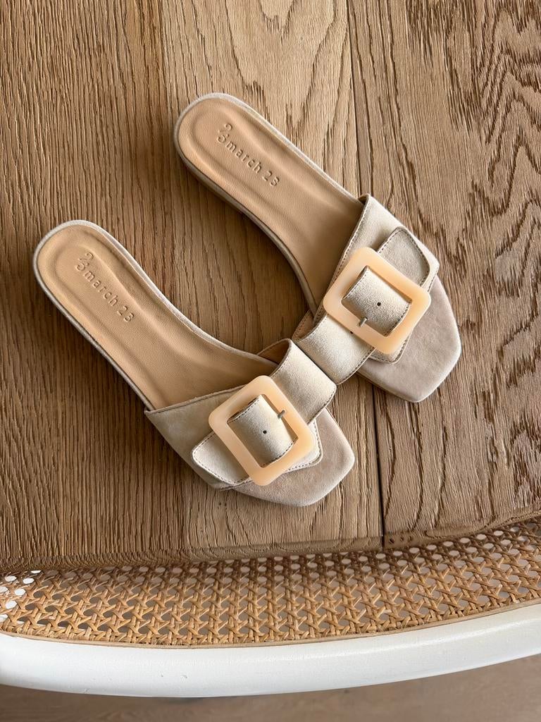 Slippers March23 - 37, Vêtements | Femmes, Chaussures, Enlèvement ou Envoi, Beige, Comme neuf, Sandales de bain