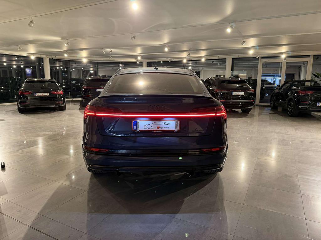 Audi Q8 e-tron SOLD BIJ GARAGE VRIENS YVES BV! (bj 2023), Automaat, Gebruikt, Zwart, 313 pk
