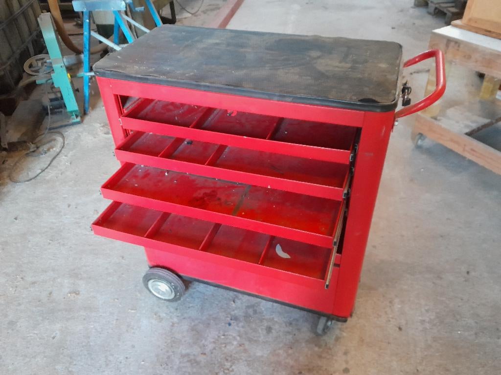 Nette gereedschapswagen in goede staat, Enlèvement, Utilisé