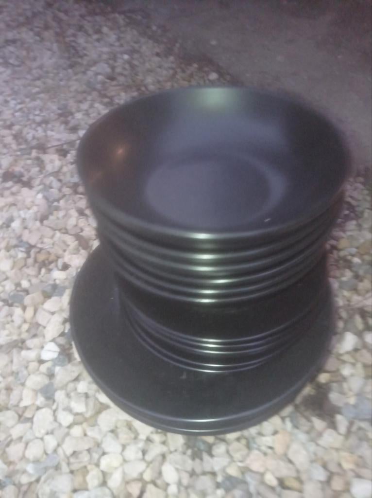 Zwarte borden ikea, Huis en Inrichting, Keuken | Servies, Ophalen of Verzenden, Bord(en)