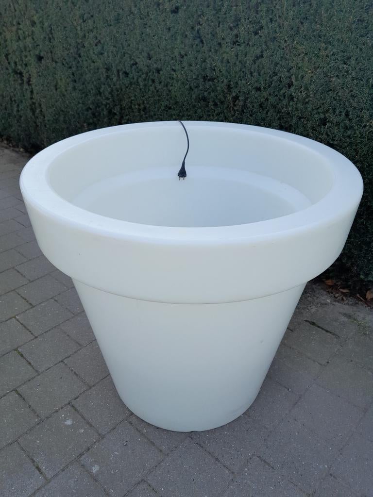 Grote witte prachtige verlichte pvc pot, Tuin en Terras, Regentonnen, Ophalen