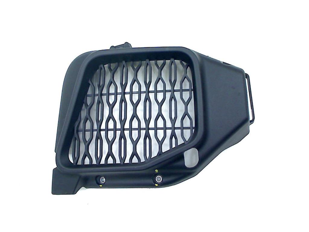 RADIATEURKAP Aprilia SR COMPACT GT200 E5 (RP8MD) (1A019850), Dhr. S. di Majo, Gebruikt, Info@cama-motorparts.nl, P.J. Troelstraweg 8 8
3144 CX  MAASSLUIS, NL