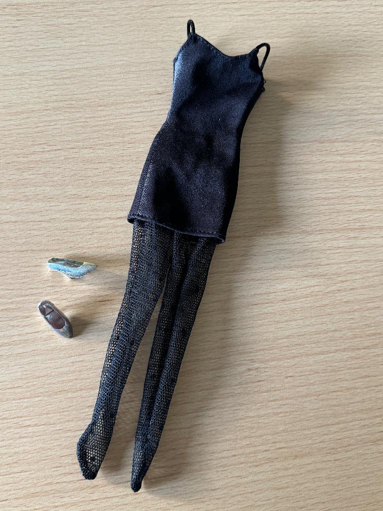 Barbie 1995 Black outfit ( vintage ), Ophalen of Verzenden, Zo goed als nieuw, Kleertjes