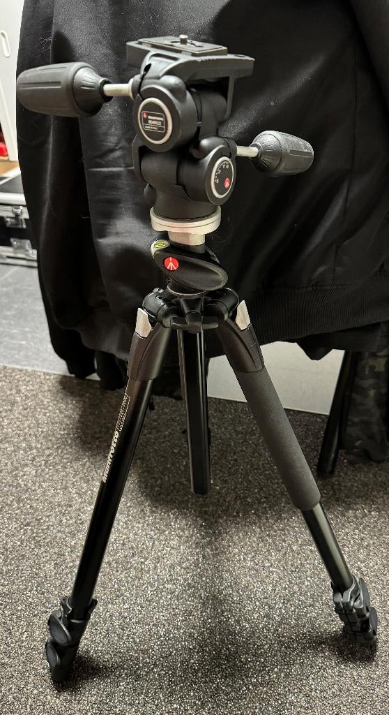 Manfrotto statief/tripod met 3weg kop, Ophalen, Gebruikt, Minder dan 150 cm, Driepoot