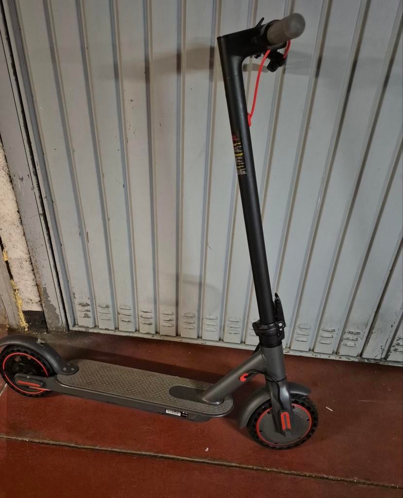 Trotinette en très bon état, Vélos & Vélomoteurs, Trottinettes