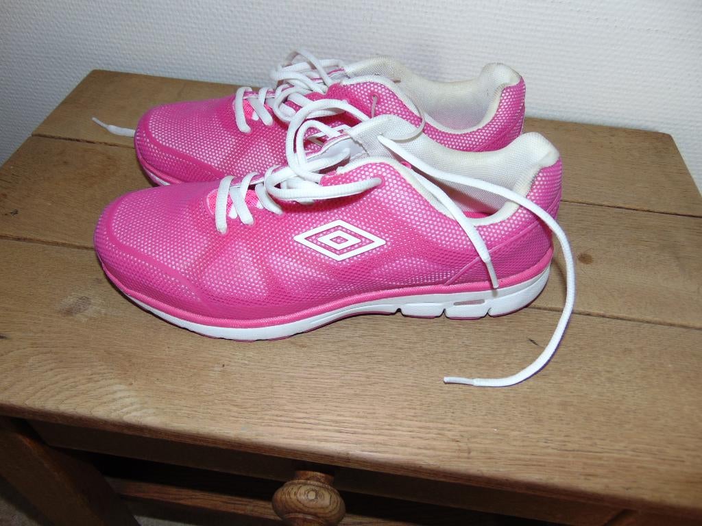 Sneakers Umbro nieuw, Nieuw, Ophalen of Verzenden, Sneakers, Roze